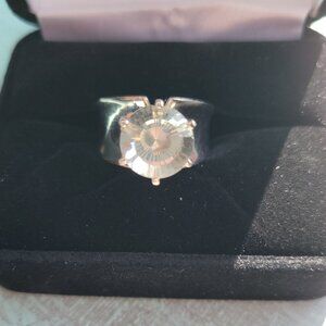 Light green Quartz size 6 white gold ring